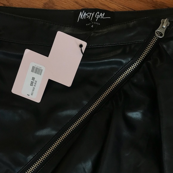 Nasty Gal Ruffle Mini - Picture 4 of 4